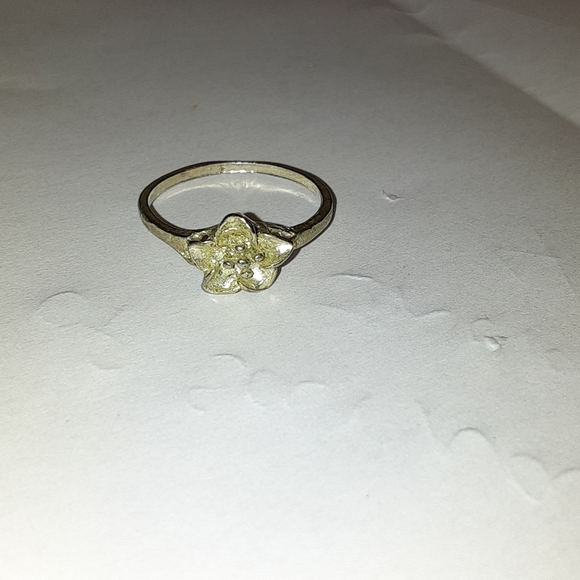 Ring - Picture 2 of 5